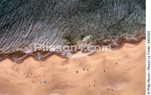 La plage du Croisic (Loire Atlantique, 44), vue de haut. - © Philip Plisson / Plisson La Trinité / AA00022 - Nos reportages photos - Vue aérienne