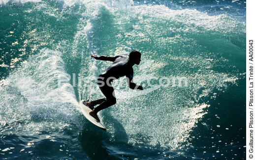 Surfeur sur la presquîle de Quiberon. - © Guillaume Plisson / Plisson La Trinité / AA00043 - Photo Galleries - Morbihan