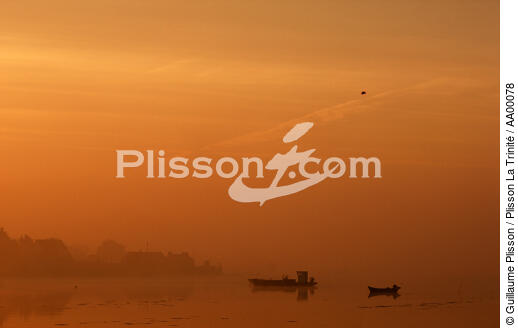 St Philibert au matin - © Guillaume Plisson / Plisson La Trinité / AA00078 - Photo Galleries - Town [56]