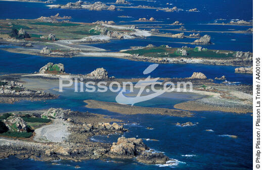 Rocher à marée basse à Port-Blanc. - © Philip Plisson / Plisson La Trinité / AA00106 - Photo Galleries - Coastal landscape