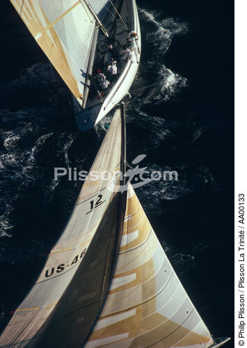 Croisement de deux Class America. - © Philip Plisson / Plisson La Trinité / AA00133 - Photo Galleries - Boat