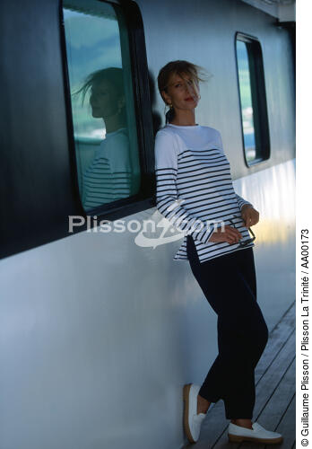 Mannequin sur le Levant - © Guillaume Plisson / Plisson La Trinité / AA00173 - Photo Galleries - Big Cruises