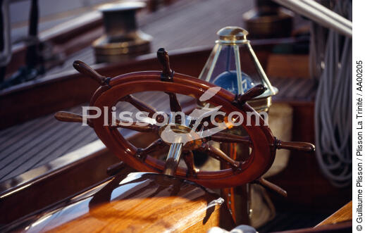 Barre à roue de Oiseau de feu. - © Guillaume Plisson / Plisson La Trinité / AA00205 - Nos reportages photos - Barre