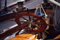 Barre à roue de Oiseau de feu. © Guillaume Plisson / Plisson La Trinité / AA00205 - Photo Galleries - Nautical terms