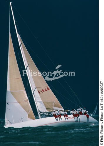 Ciel de grain pendant les Cowes week 1985. - © Philip Plisson / Plisson La Trinité / AA00227 - Photo Galleries - Nautical terms