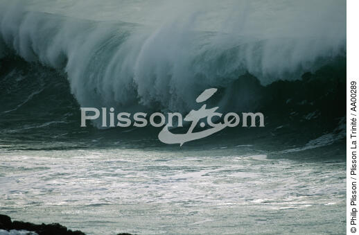 Grosse vague (Ecosse) - © Philip Plisson / Plisson La Trinité / AA00289 - Nos reportages photos - Horizontal