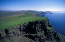 Paysage avec falaise sur l'île de Skye. © Guillaume Plisson / Plisson La Trinité / AA00290 - Nos reportages photos - Vue aérienne