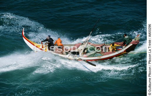 Pêche sur les côtes portugaises. - © Guillaume Plisson / Plisson La Trinité / AA00296 - Nos reportages photos - Pêcheur du monde