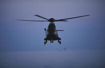 Hélicoptère militaire en Patagonie. © Philip Plisson / Plisson La Trinité / AA00334 - Nos reportages photos - Hélicoptère militaire