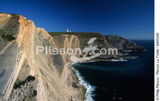 The cliff of Cabo Espichel. - © Philip Plisson / Plisson La Trinité / AA00346 - Photo Galleries - Cabo Espichel