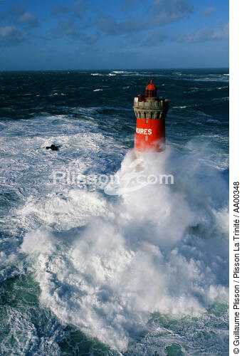 Le phare des Pierres Noires en mer d'Iroise. - © Guillaume Plisson / Plisson La Trinité / AA00348 - Photo Galleries - Geomorphology
