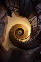 Intérieur du phare d'Eckmühl, vue de l'escalier en colimaçon. © Guillaume Plisson / Plisson La Trinité / AA00350 - Nos reportages photos - Phare [29]
