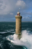 Le phare de Kéréon dans l'archipel de Molène. © Guillaume Plisson / Plisson La Trinité / AA00352 - Nos reportages photos - Bretagne