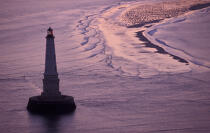Le phare de Cordouan en contre-jour. © Philip Plisson / Plisson La Trinité / AA00353 - Nos reportages photos - Phare