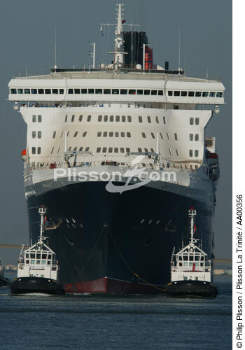 1 ère sortie, mi septembre 2003, pour le Queen Mary II - © Philip Plisson / Plisson La Trinité / AA00356 - Nos reportages photos - La Grande Croisière
