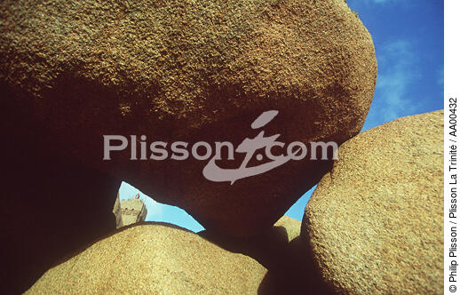 Roches roses de Ploumanac'h. - © Philip Plisson / Plisson La Trinité / AA00432 - Photo Galleries - Lighthouse [22]
