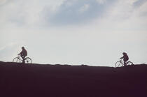 Avec 50 kilomètres de routes goudronnées, la petite reine est le meilleur moyen de transport pour découvrir l'île de Ouessant. © Guillaume Plisson / Plisson La Trinité / AA00453 - Photo Galleries - Cycling