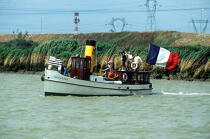 Le Léchalas, canot à vapeur des ponts et chaussées, sur le bord de la Loire. © Philip Plisson / Plisson La Trinité / AA00517 - Nos reportages photos - Bateau