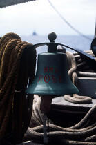 Cloche du HMS Rose. © Philip Plisson / Plisson La Trinité / AA00551 - Photo Galleries - Boat