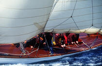 Manoeuvre sur un voilier. © Philip Plisson / Plisson La Trinité / AA00595 - Nos reportages photos - Bateau