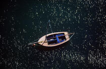 Sloup au mouillage. © Philip Plisson / Plisson La Trinité / AA00617 - Photo Galleries - Boat