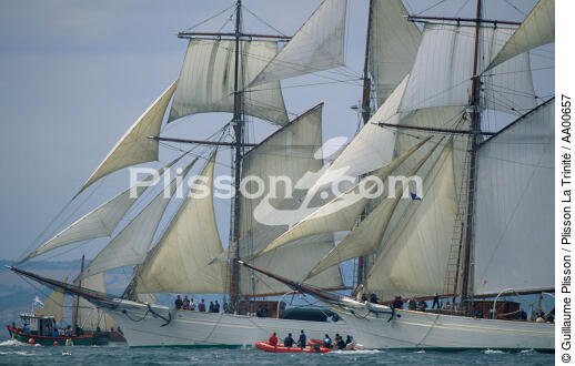 L'Etoile et la Belle Poule bord à bord. - © Guillaume Plisson / Plisson La Trinité / AA00657 - Nos reportages photos - Bord-à-bord