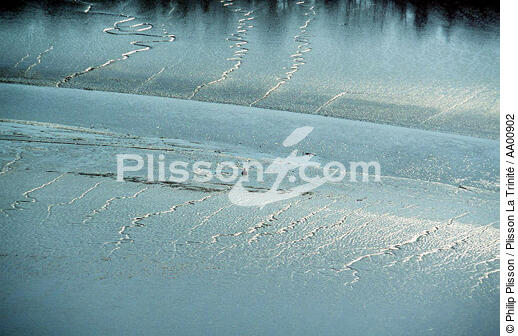 Marée basse... - © Philip Plisson / Plisson La Trinité / AA00902 - Nos reportages photos - Marée basse