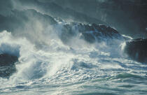 Eclat de vague sur la côte. © Philip Plisson / Plisson La Trinité / AA00942 - Nos reportages photos - Environnement