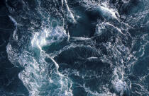 Bouillonnement d'une vague. © Philip Plisson / Plisson La Trinité / AA00977 - Photo Galleries - Aerial shot