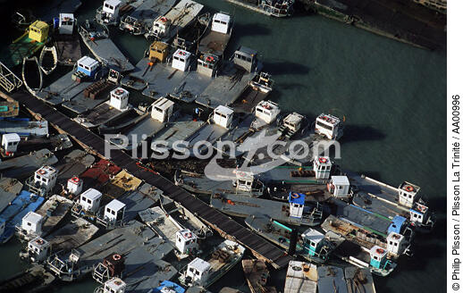 Flotte de pontons ostréicoles... - © Philip Plisson / Plisson La Trinité / AA00996 - Nos reportages photos - Activité maritime