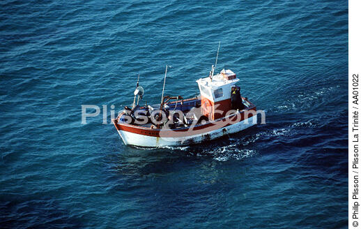 Bateau de pêche côtière. - © Philip Plisson / Plisson La Trinité / AA01022 - Photo Galleries - Fishing