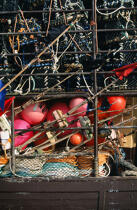 Casiers, bouées... © Philip Plisson / Plisson La Trinité / AA01056 - Photo Galleries - Lobster pot