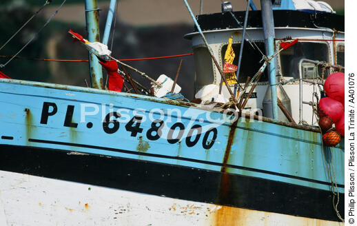 Immatriculation d'un bateau de pêche. - © Philip Plisson / Plisson La Trinité / AA01076 - Photo Galleries - Maritime activity
