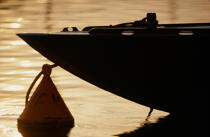 Etrave d'un voilier. © Philip Plisson / Plisson La Trinité / AA01238 - Nos reportages photos - Bouée [balise]