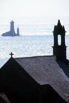 Chapelle devant le phare de la Vieille. © Philip Plisson / Plisson La Trinité / AA01265 - Photo Galleries - French Lighthouses
