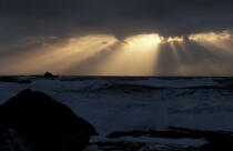Trouée de lumière pendant une tempête à Penmarc'h. © Philip Plisson / Plisson La Trinité / AA01307 - Photo Galleries - Rough weather