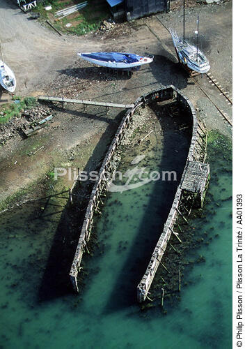 Landriais shipyard on the River Rance. - © Philip Plisson / Plisson La Trinité / AA01393 - Photo Galleries - Rance [The]