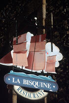 Enseigne de la Bisquine à Saint-Malo. © Philip Plisson / Plisson La Trinité / AA01411 - Photo Galleries - Sign