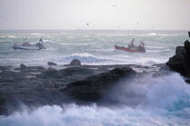 Retour de pêche par gros temps. © Philip Plisson / Plisson La Trinité / AA01447 - Photo Galleries - Rough weather