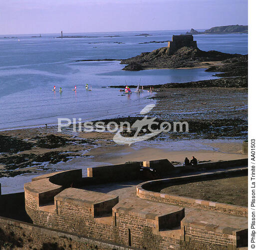 Remparts de Saint-Malo. - © Philip Plisson / Plisson La Trinité / AA01503 - Nos reportages photos - Format carré
