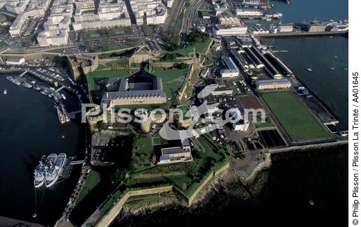 Préfecture maritime de Brest. - © Philip Plisson / Plisson La Trinité / AA01645 - Photo Galleries - The Navy