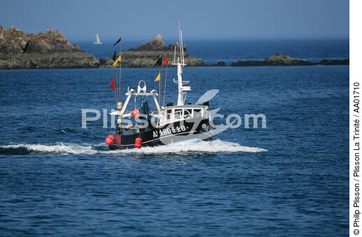 Bateau de pêche de houat. - © Philip Plisson / Plisson La Trinité / AA01710 - Nos reportages photos - Activité maritime