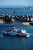 Le Bretagne à Saint-Malo. © Philip Plisson / Plisson La Trinité / AA01799 - Nos reportages photos - Port