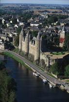 Le château de Josselin. © Philip Plisson / Plisson La Trinité / AA01890 - Photo Galleries - Nantes to Brest Canal