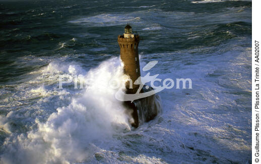 Vague sur le phare du Four. - © Guillaume Plisson / Plisson La Trinité / AA02007 - Nos reportages photos - Phare [29]