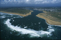 vue aérienne de la barre d'Etel. © Philip Plisson / Plisson La Trinité / AA02085 - Photo Galleries - Etel [The Sand Bar]