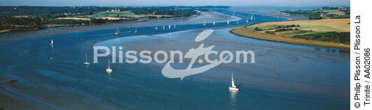 Navigation sur la Vilaine. - © Philip Plisson / Plisson La Trinité / AA02086 - Nos reportages photos - Panoramique horizontal
