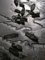 Cimetière de bateaux sur le Blavet. © Philip Plisson / Plisson La Trinité / AA02131 - Nos reportages photos - Vertical
