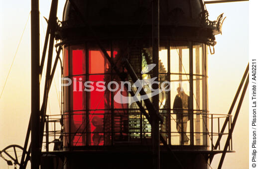 Gros plan du phare Kéréon. - © Philip Plisson / Plisson La Trinité / AA02211 - Nos reportages photos - Métier