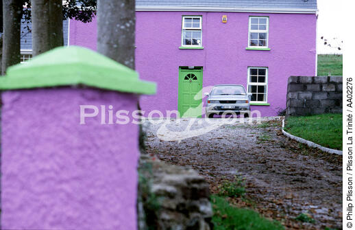 Maison de couleur à Ballycotton. - © Philip Plisson / Plisson La Trinité / AA02276 - Nos reportages photos - Irlande, l'île verte